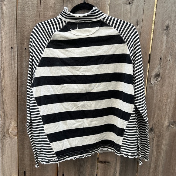 Free People We The Free Punk Playful Tee in Black Ivory Combo size XS - Picture 4 of 5